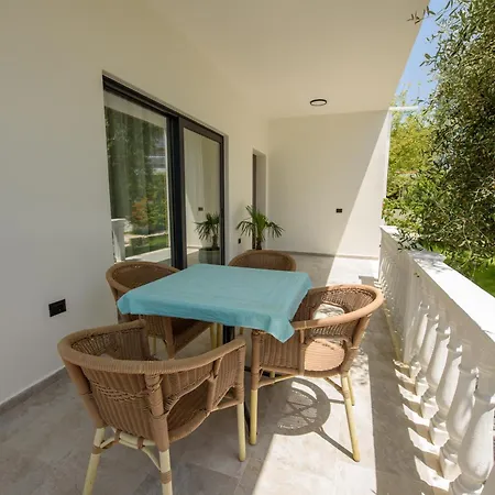 Olivium 3* Vlorë